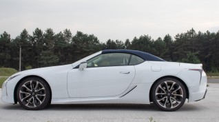 Lexus élményvezetés KakucsRing 3 kör