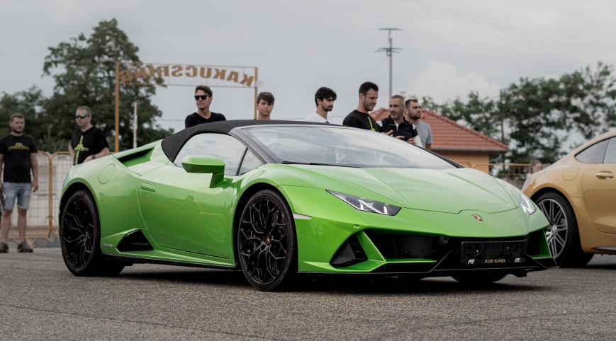 Lamborghini Huracán Evo Spyder élményvezetés KakucsRing 10 kör