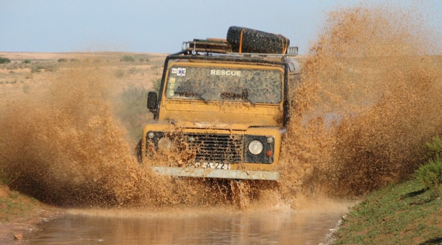 Land Rover Defender Off Road Terepjáró élményvezetés és Túra 1 óra