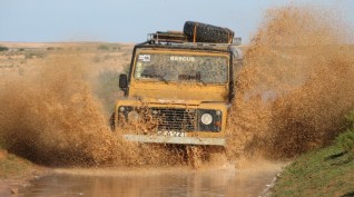 Land Rover Defender Off Road Terepjáró élményvezetés és Túra 1 óra