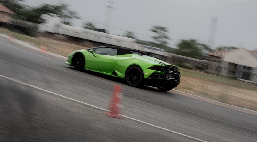 Lamborghini Huracán Evo Spyder élményvezetés KakucsRing 8 kör