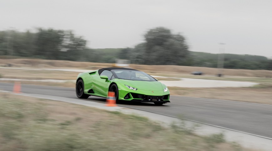 Lamborghini Huracán Evo Spyder élményvezetés KakucsRing 5 kör