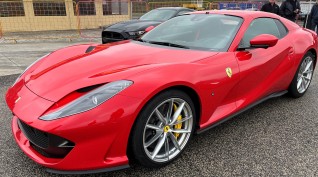 Ferrari 812 Superfast élményvezetés KakucsRing 3 kör