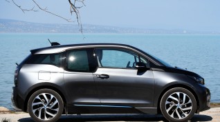 BMW i3 élményvezetés a Balatonnál 60 perc