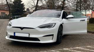 Tesla S Plaid 1020 LE élményvezetés KakucsRing 3 kör