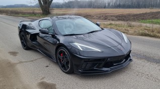Chevrolet Corvette C8 élményvezetés KakucsRing 8 kör