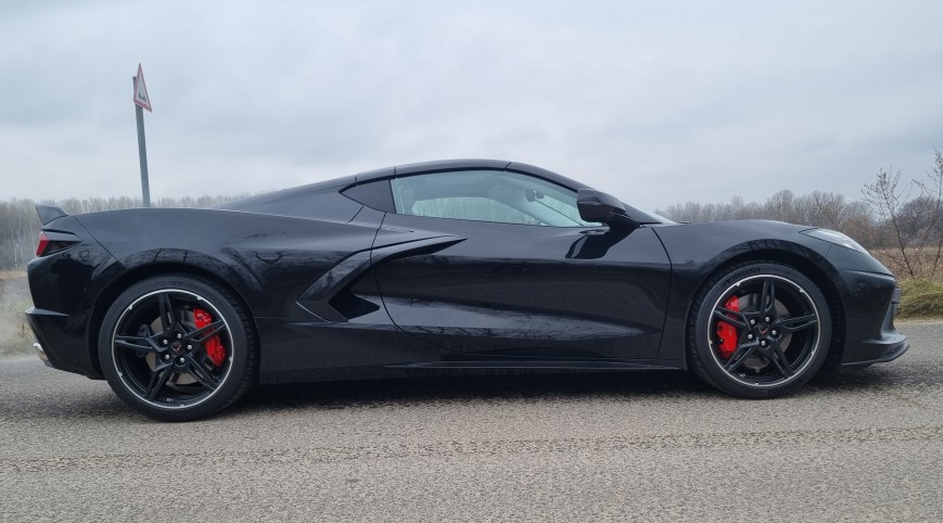 Chevrolet Corvette C8 élményvezetés KakucsRing 12 kör