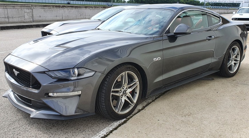 Ford Mustang GT élményvezetés KakucsRing 3 kör