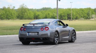 Nissan GT-R élményvezetés KakucsRing 10 kör