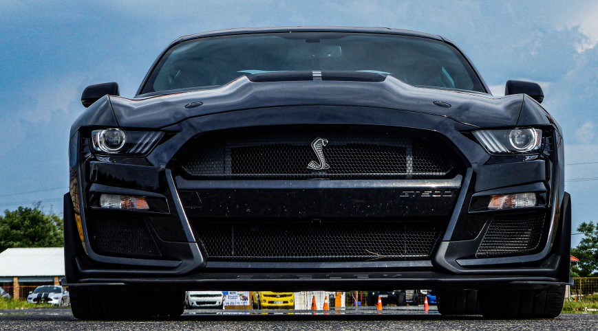 Ford Mustang Shelby élményvezetés KakucsRing 12 kör