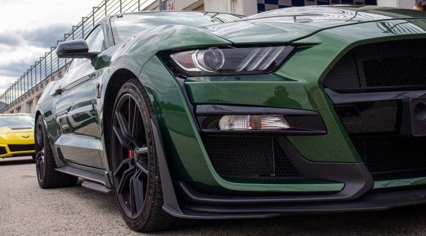 Ford Mustang Shelby élményvezetés KakucsRing 12 kör