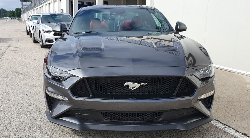 Ford Mustang GT élményvezetés KakucsRing 5 kör