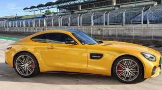 Mercedes-AMG GT C Coupé élményvezetés KakucsRing 3 kör