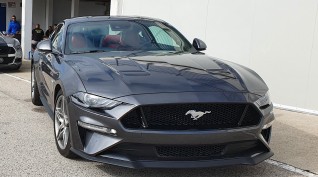 Ford Mustang GT élményvezetés KakucsRing 12 kör