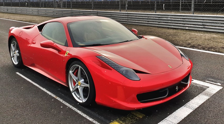 Ferrari 458 Italia élményvezetés Euroring 4 kör