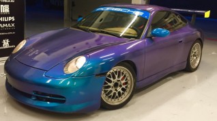 Porsche 911 versenyautó élményvezetés KakucsRing 8 kör